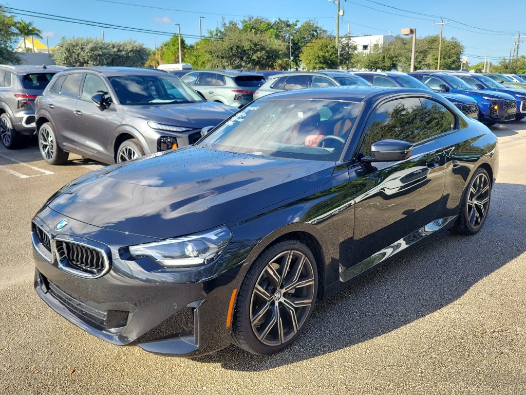 Used 2024 BMW 230i Coupe w/ Convenience Package RWD image 3