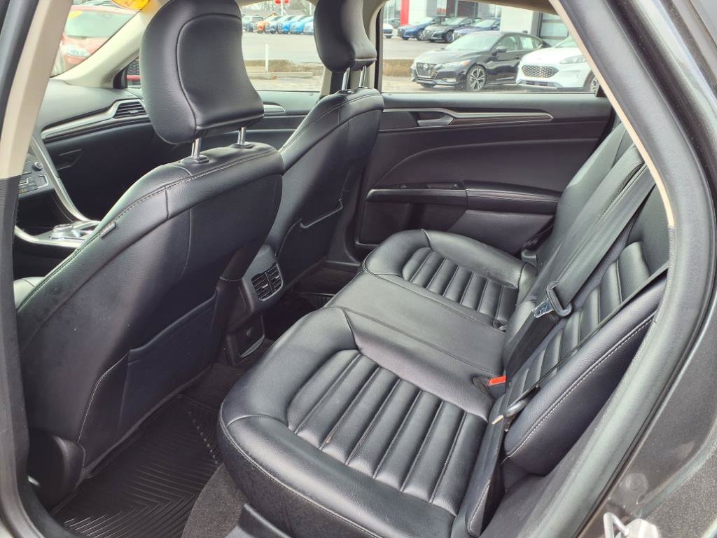 Used 2019 Ford Fusion SEL FWD image 9