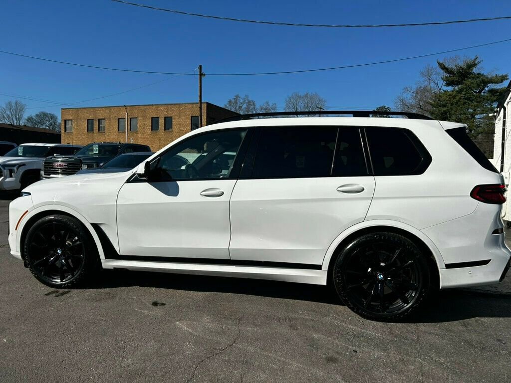 Used 2023 BMW X7 xDrive40i w/ Executive Package image 2