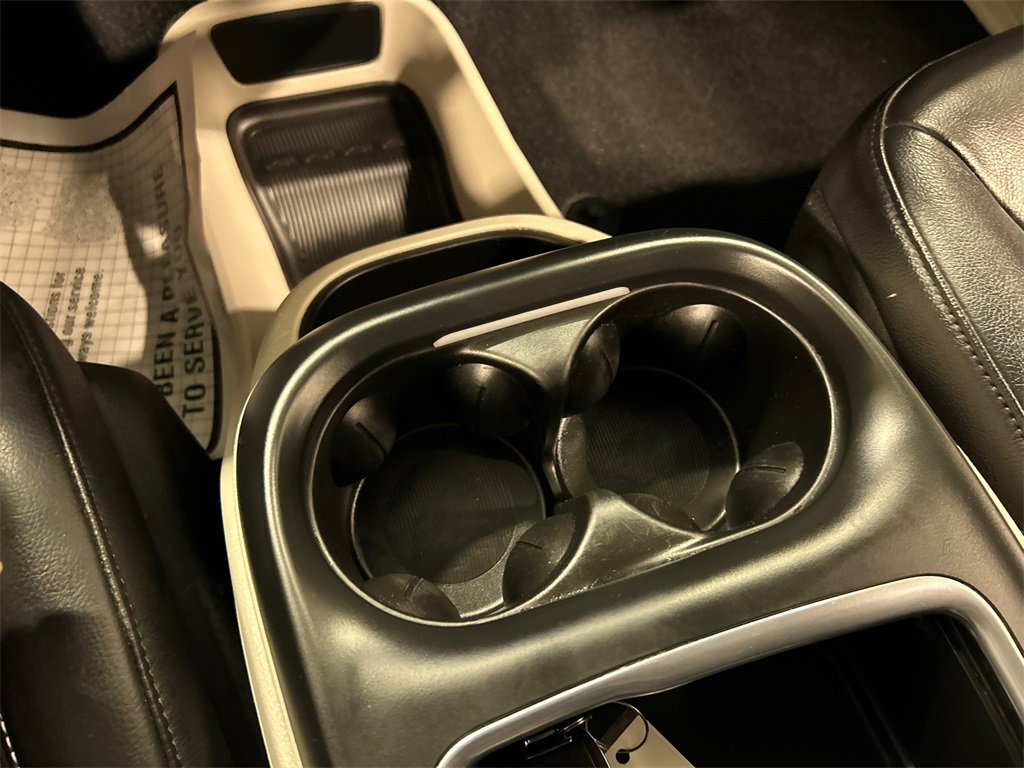 Used 2022 Chrysler Pacifica Touring-L image 24