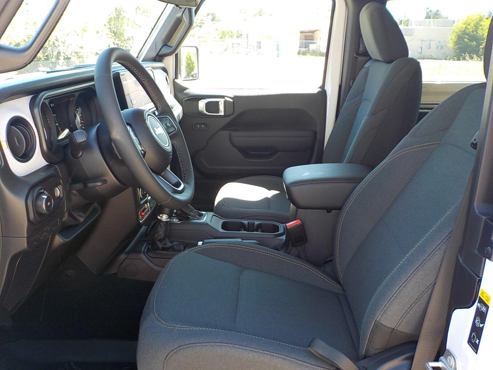 Used 2025 Jeep Wrangler Sport AWD/4WD image 8
