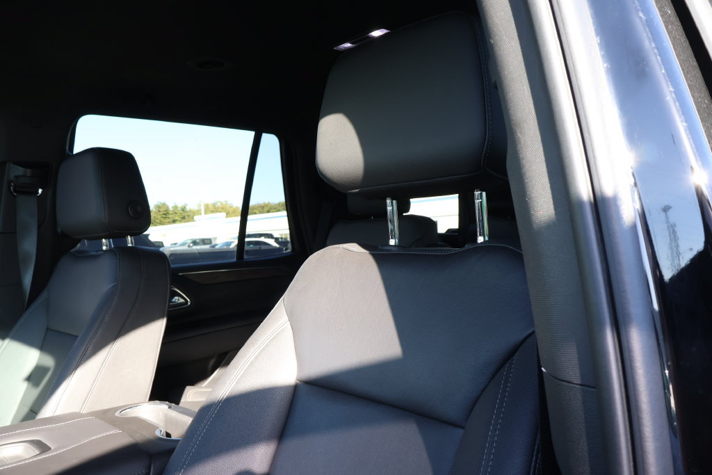 Used 2022 Chevrolet Tahoe Z71 w/ Luxury Package AWD/4WD image 13