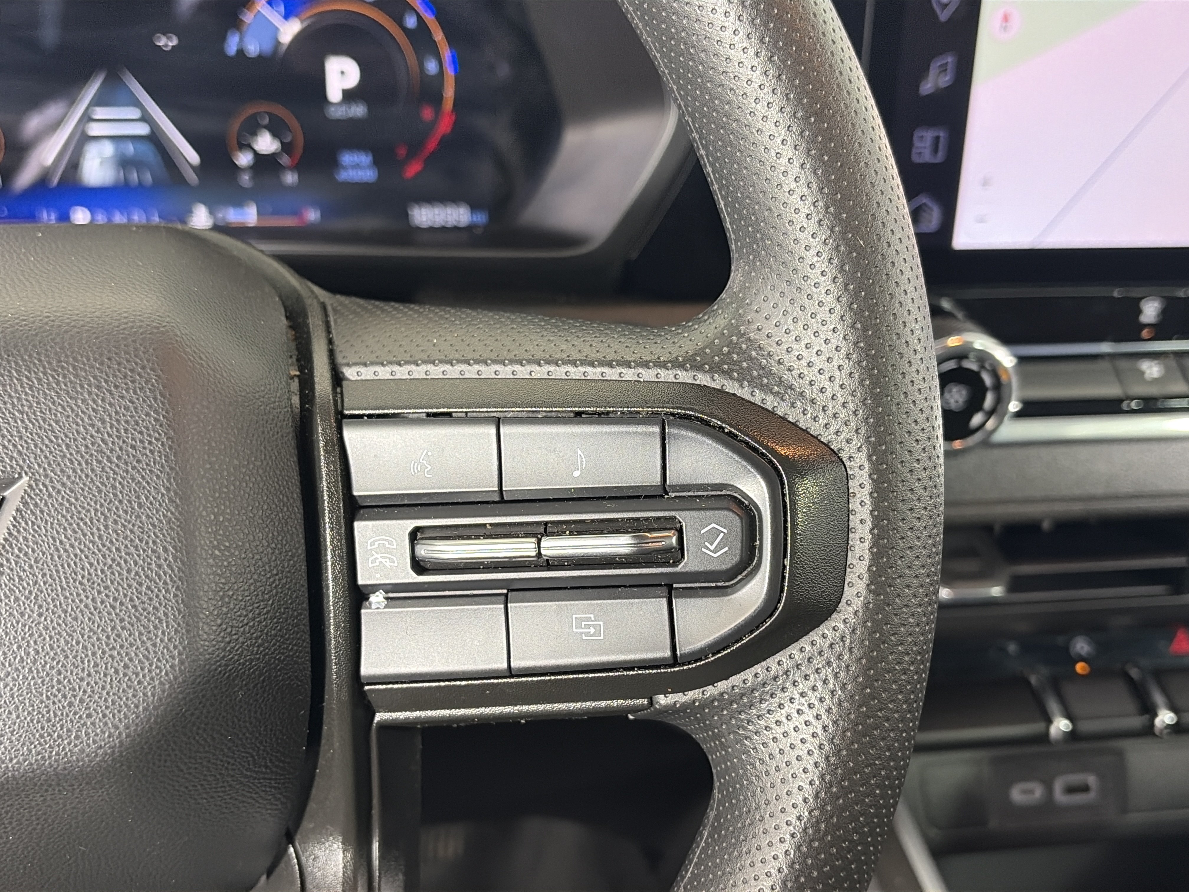 Certified 2024 Chevrolet Colorado Trail Boss w/ Advanced Trailering Package AWD/4WD image 27