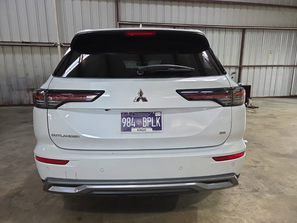 Used 2025 Mitsubishi Outlander SE image 10