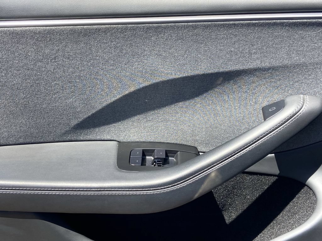 Used 2025 Tesla Model 3 Long Range RWD image 18