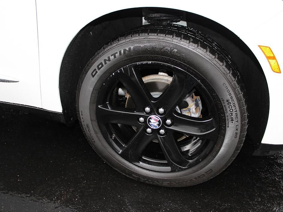 Used 2023 Buick Enclave Essence w/ Sport Touring Edition image 11