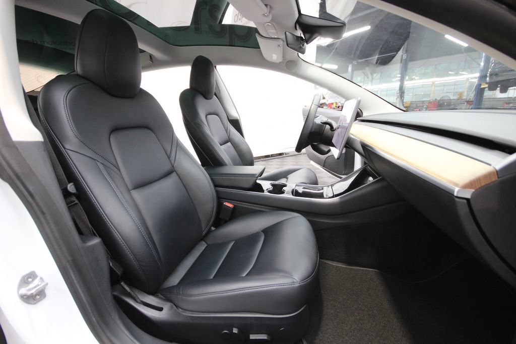Used 2020 Tesla Model 3 Standard Range Plus RWD image 23