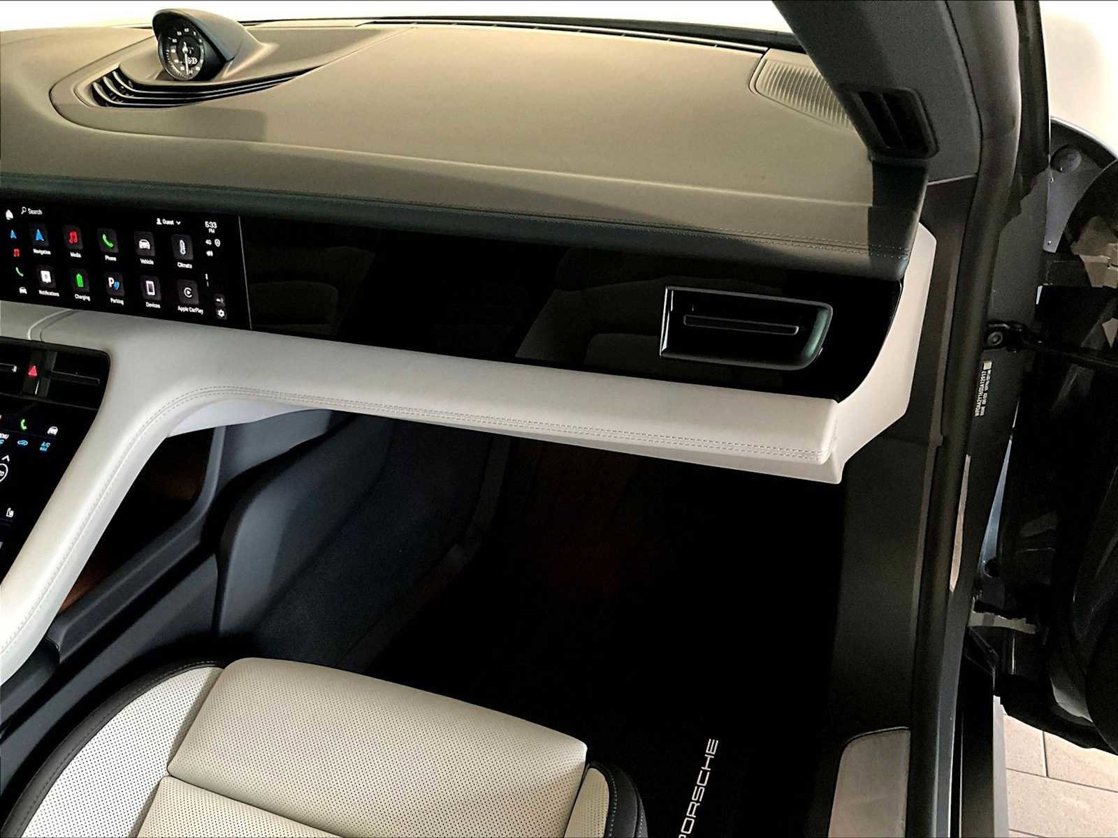 Used 2025 Porsche Taycan image 23