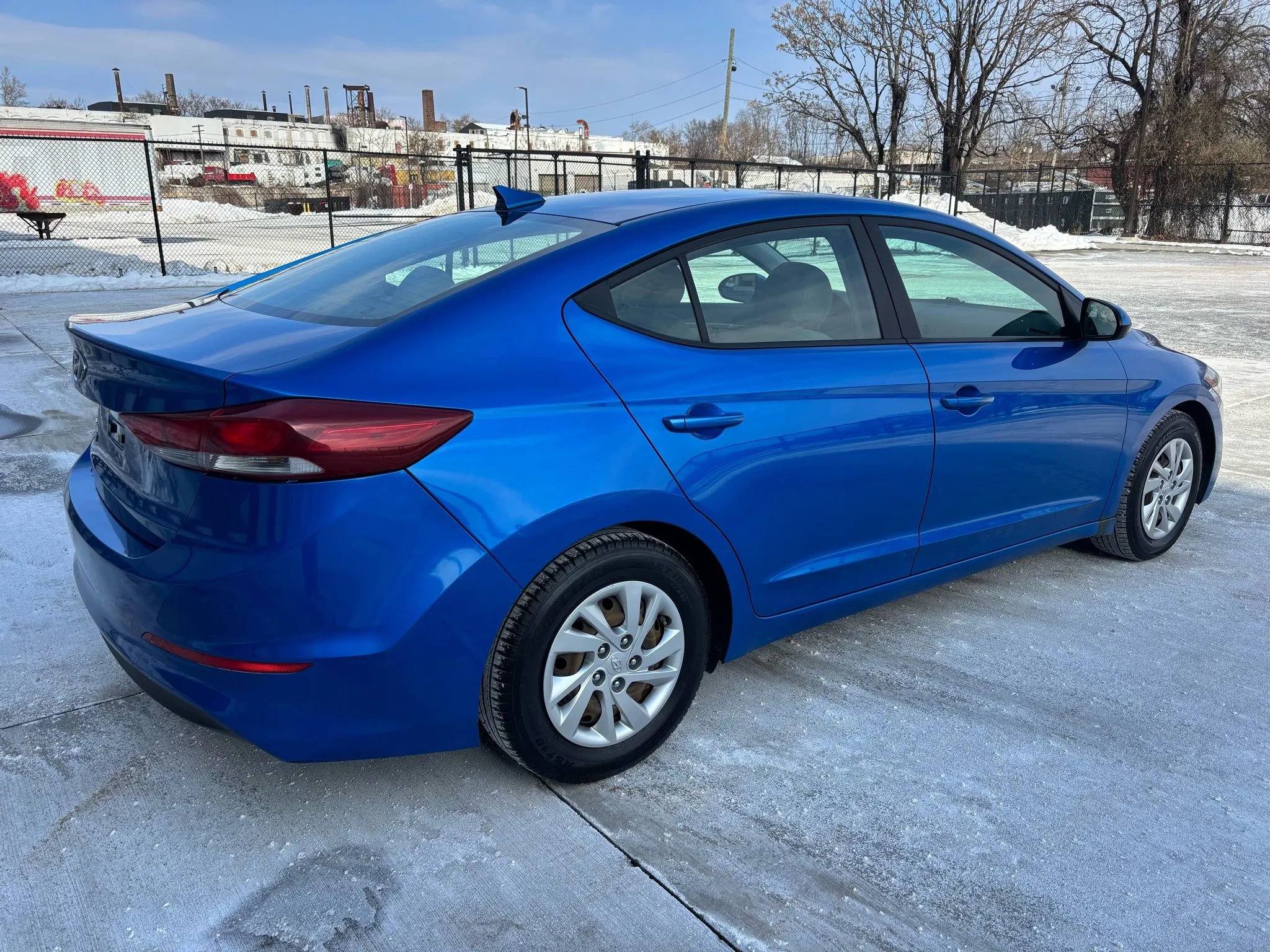Used 2017 Hyundai Elantra SE image 8