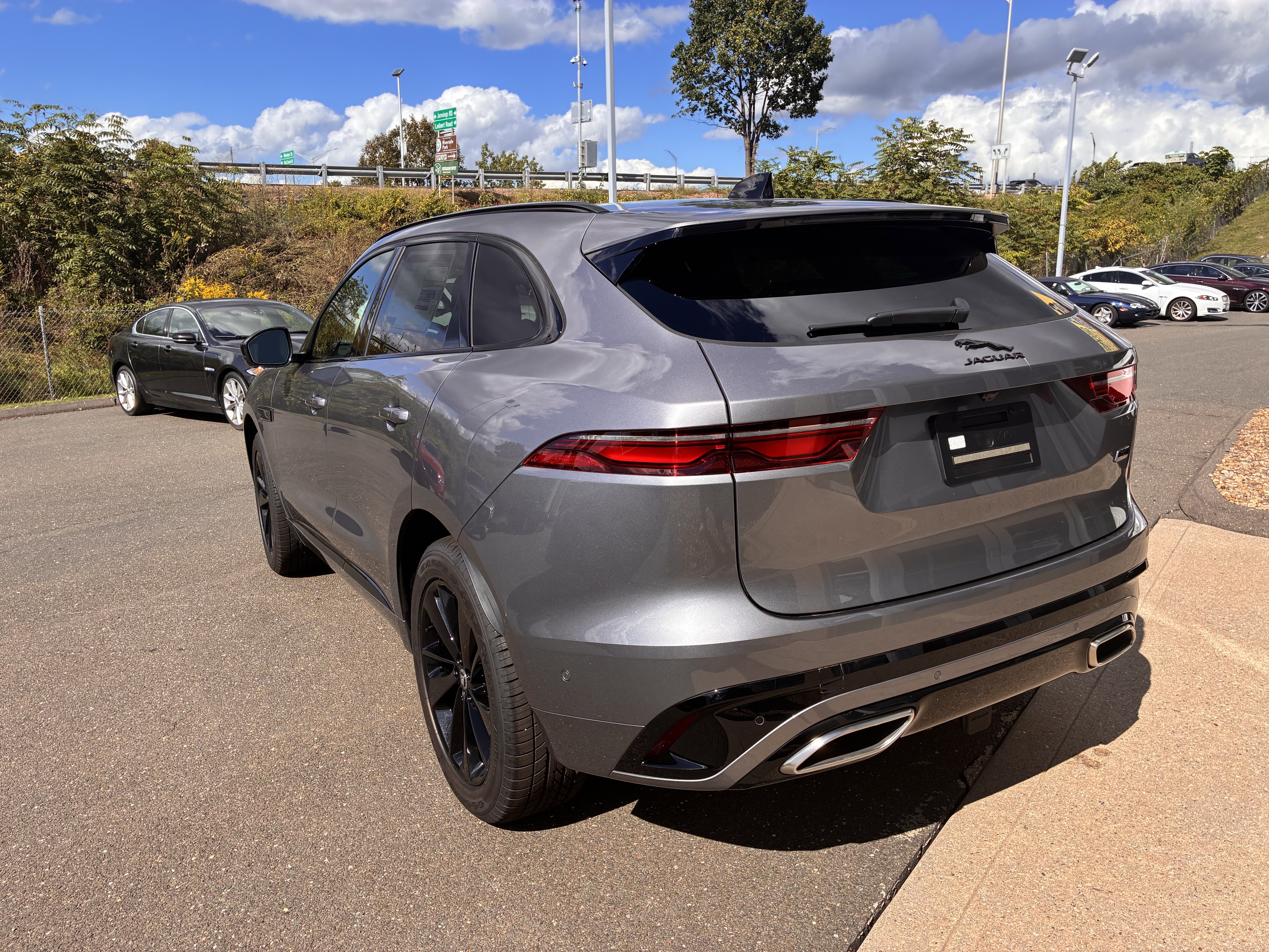New 2026 Jaguar F-PACE R-Dynamic S image 9