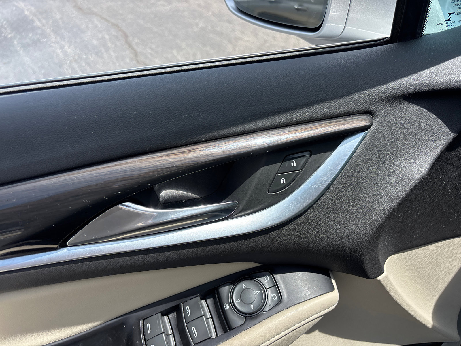 Used 2019 Buick Enclave Essence AWD/4WD image 12