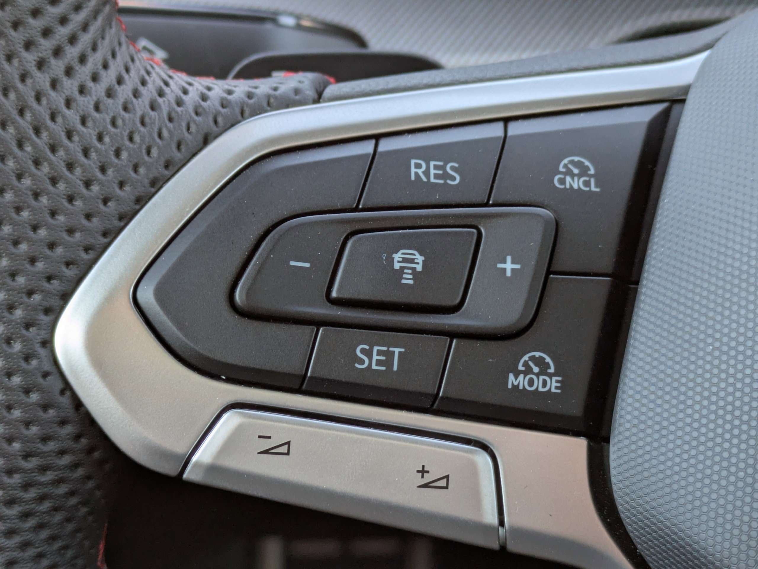 New 2025 Volkswagen GTI SE image 27