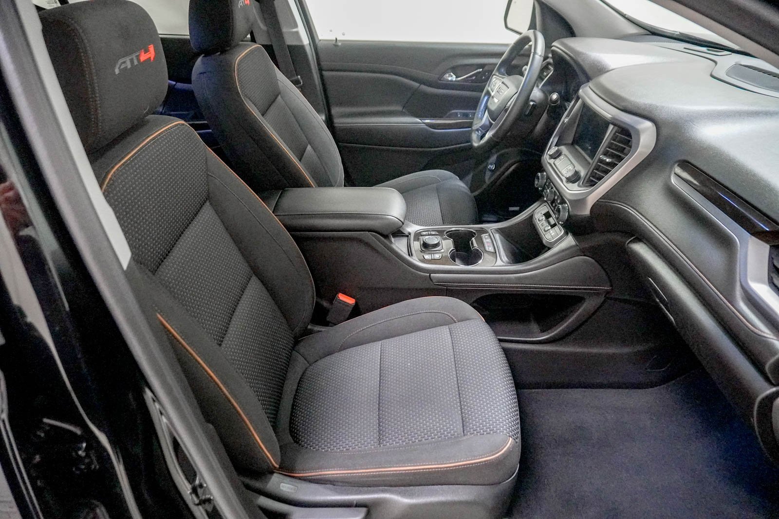 Used 2023 GMC Acadia AT4 image 33