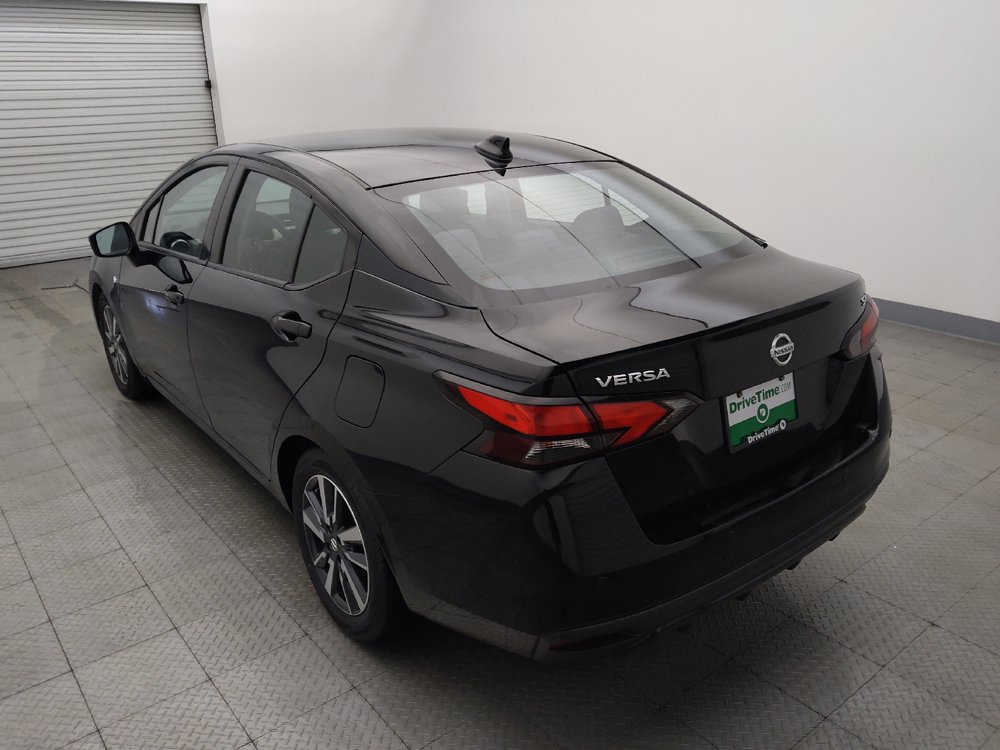 Used 2021 Nissan Versa SV FWD image 5