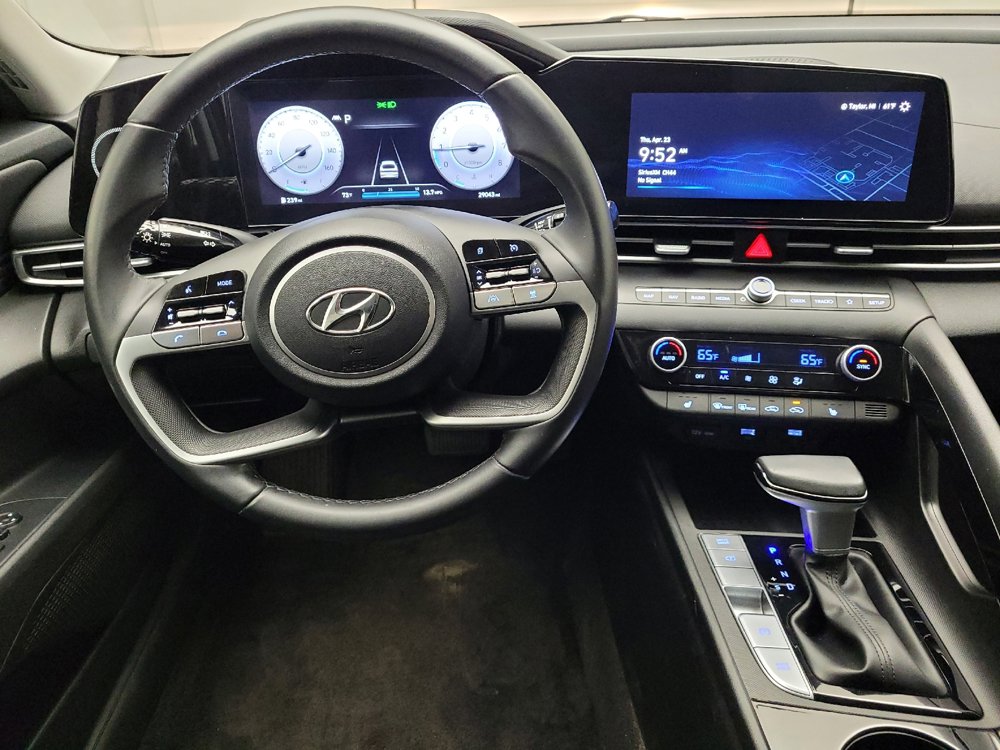 Used 2023 Hyundai Elantra SEL w/ Convenience Package FWD image 22