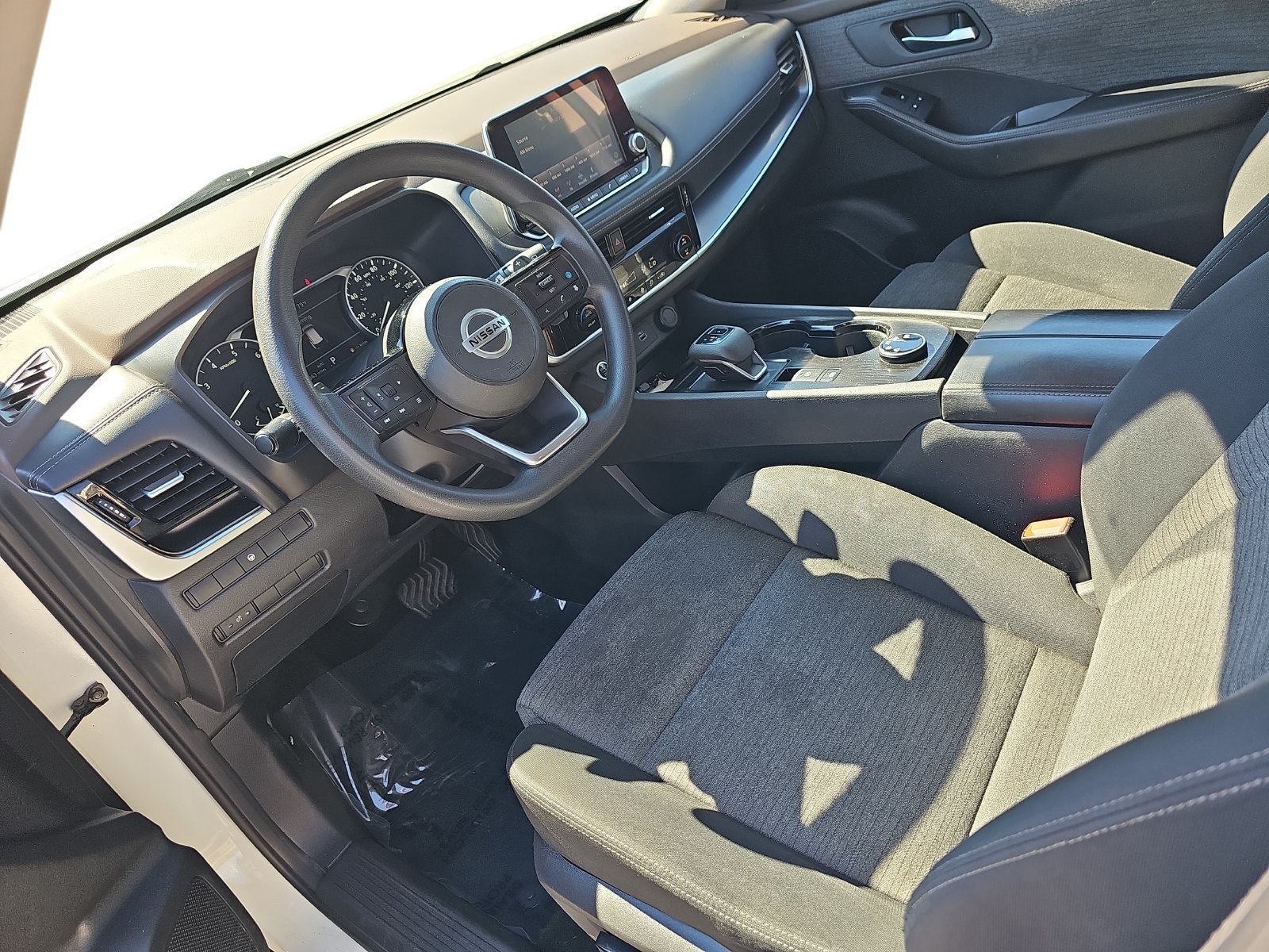Used 2021 Nissan Rogue SV AWD/4WD image 16