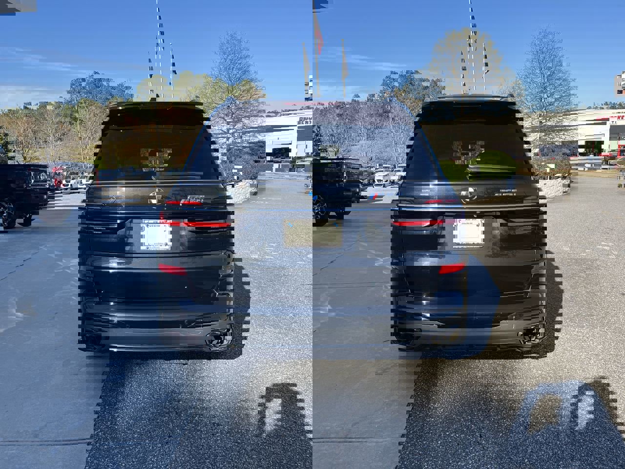 Certified 2023 BMW X7 M60i w/ Executive Package image 7