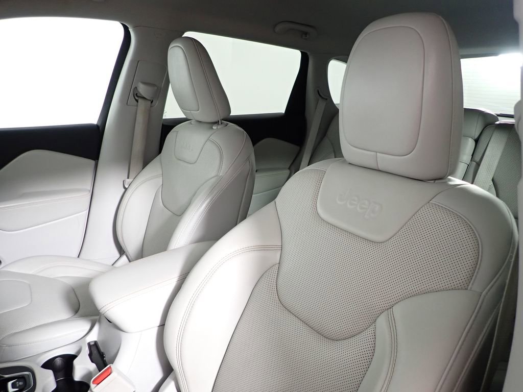 Used 2019 Jeep Cherokee Limited w/ Luxury Group image 27