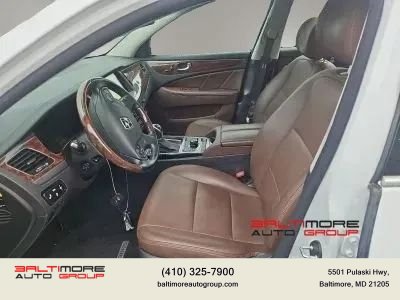 Used 2014 Hyundai Equus Signature RWD image 2