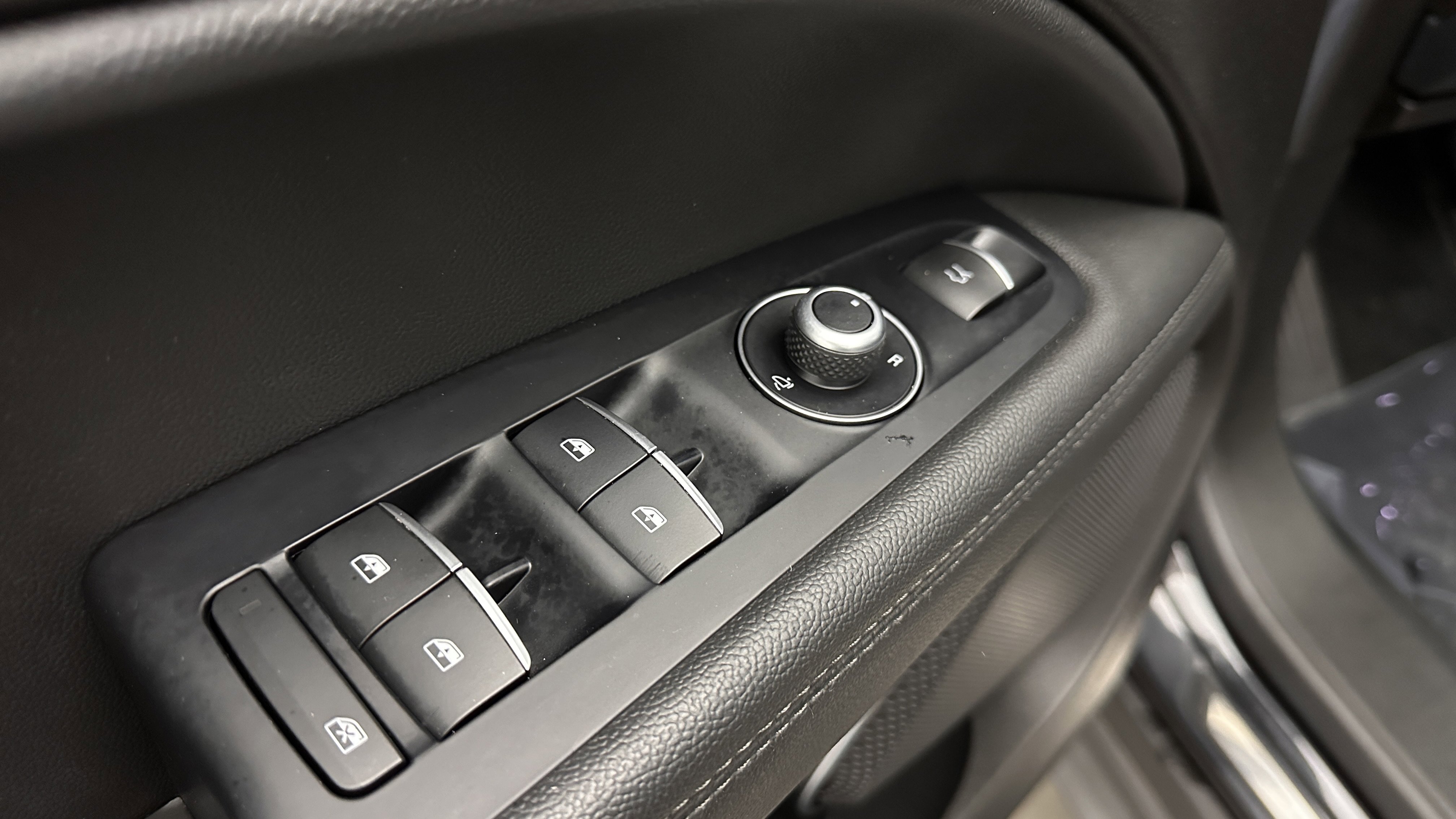 Used 2018 Alfa Romeo Stelvio Ti image 12