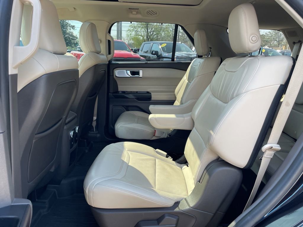 Used 2020 Ford Explorer Platinum w/ Premium Technology Package image 42