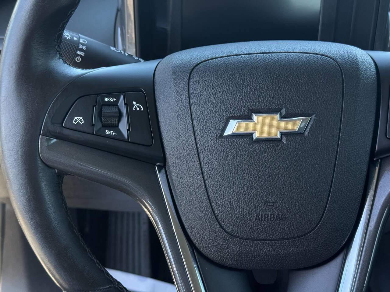 Used 2015 Chevrolet Volt FWD image 16