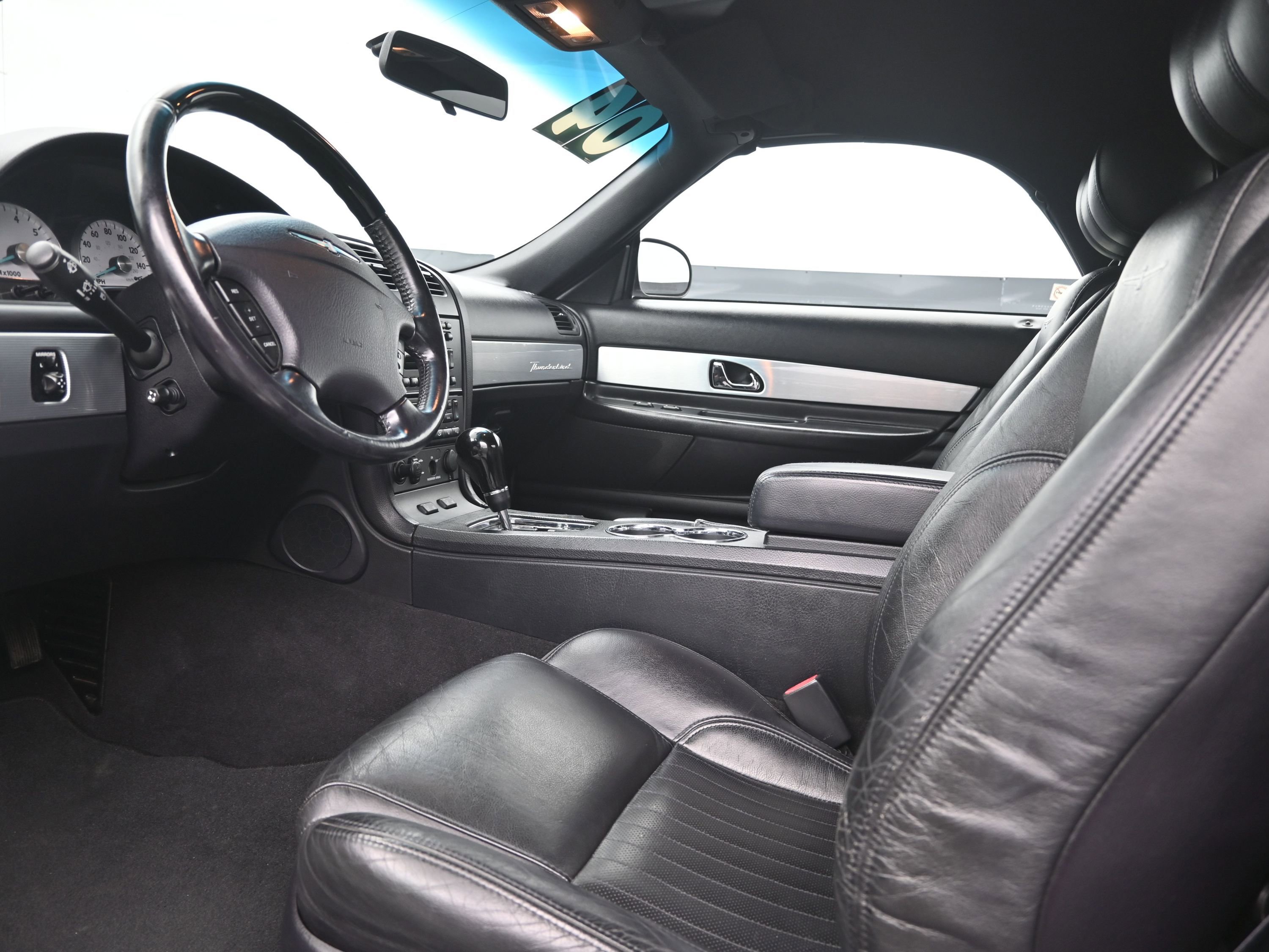 Used 2004 Ford Thunderbird Base image 10