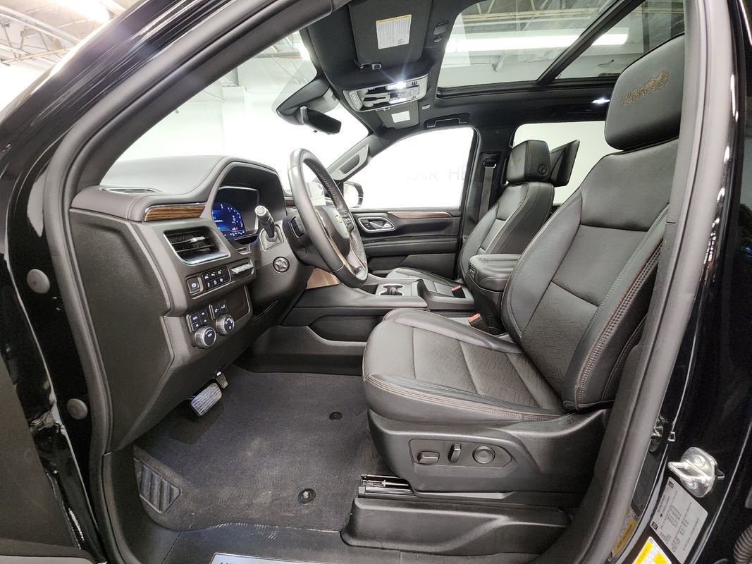 Used 2023 Chevrolet Suburban High Country image 6