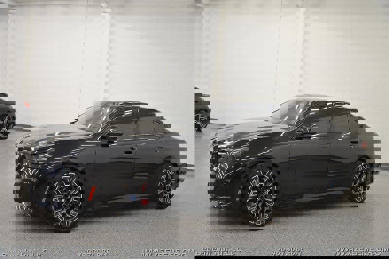 Used 2025 BMW i5 eDrive40i w/ M Sport Package image 4