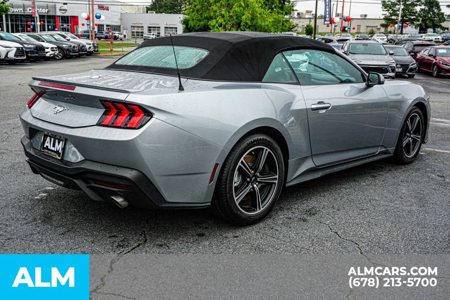 Used 2025 Ford Mustang Premium RWD image 5