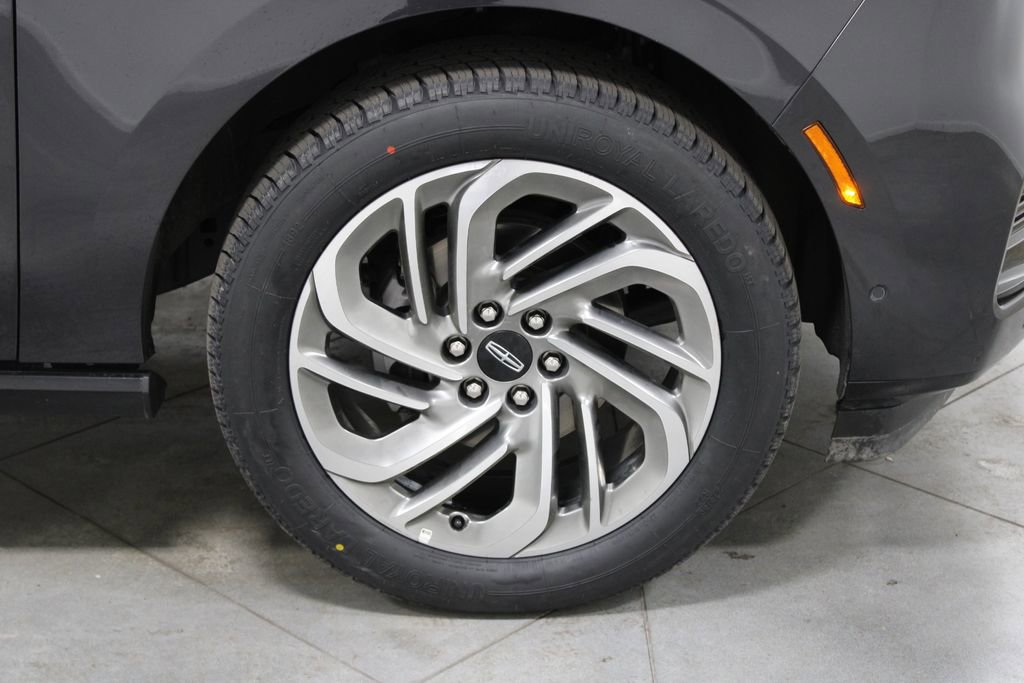 Used 2025 Lincoln Navigator Reserve AWD/4WD image 14