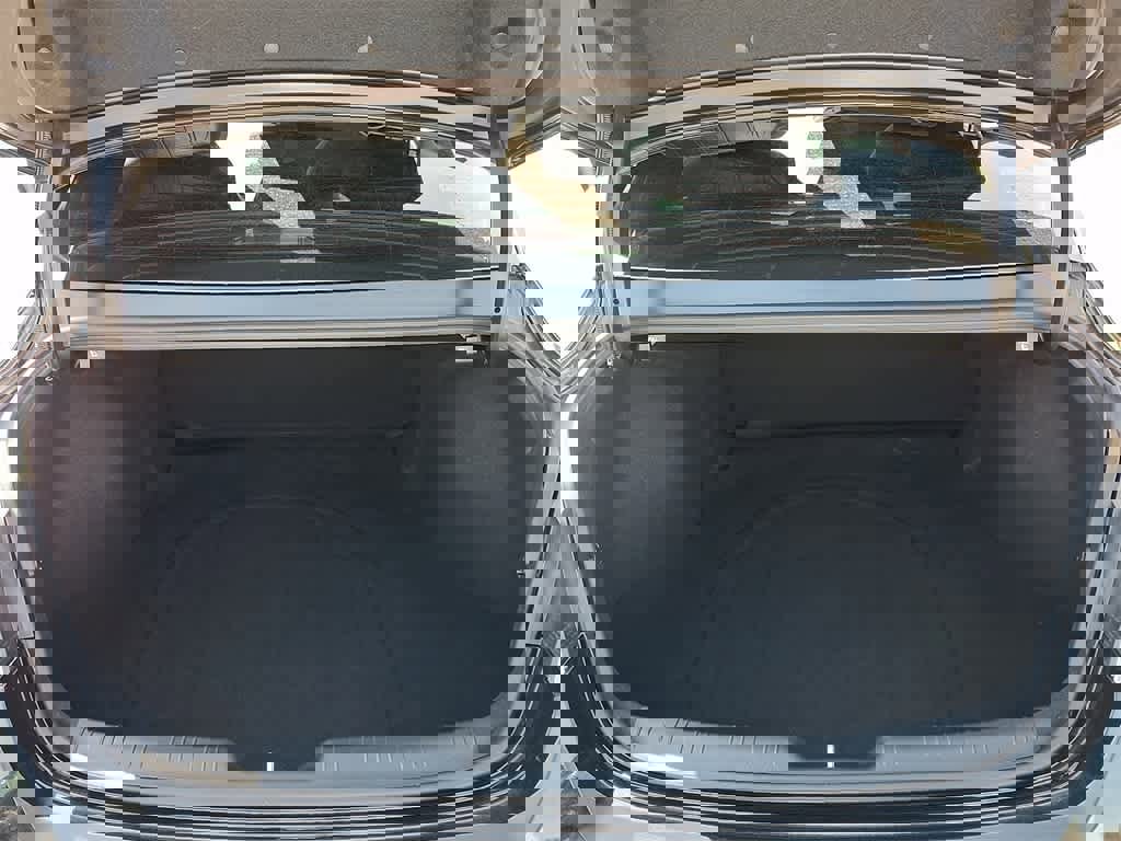 Used 2025 Hyundai Elantra Sport image 30