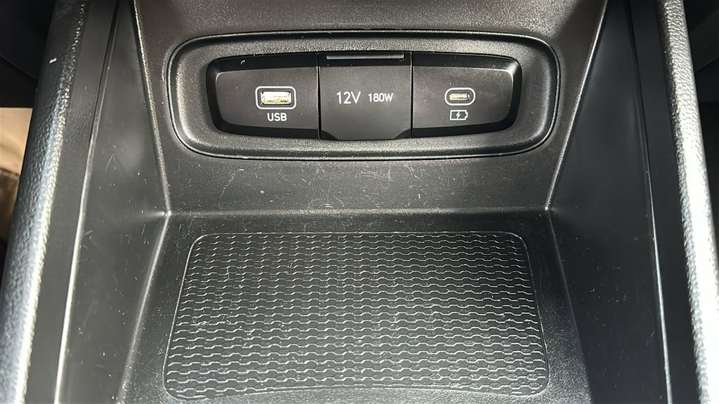 Certified 2025 Hyundai Venue SEL image 26