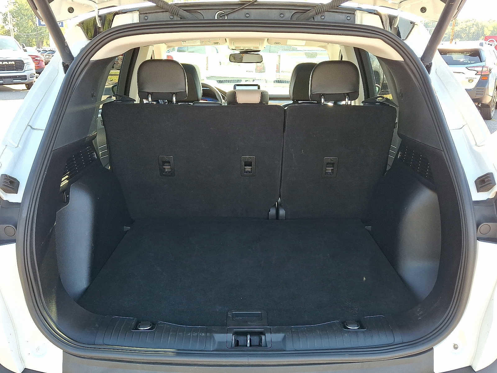 Used 2022 Ford Escape Titanium w/ Class II Trailer Tow Package image 32