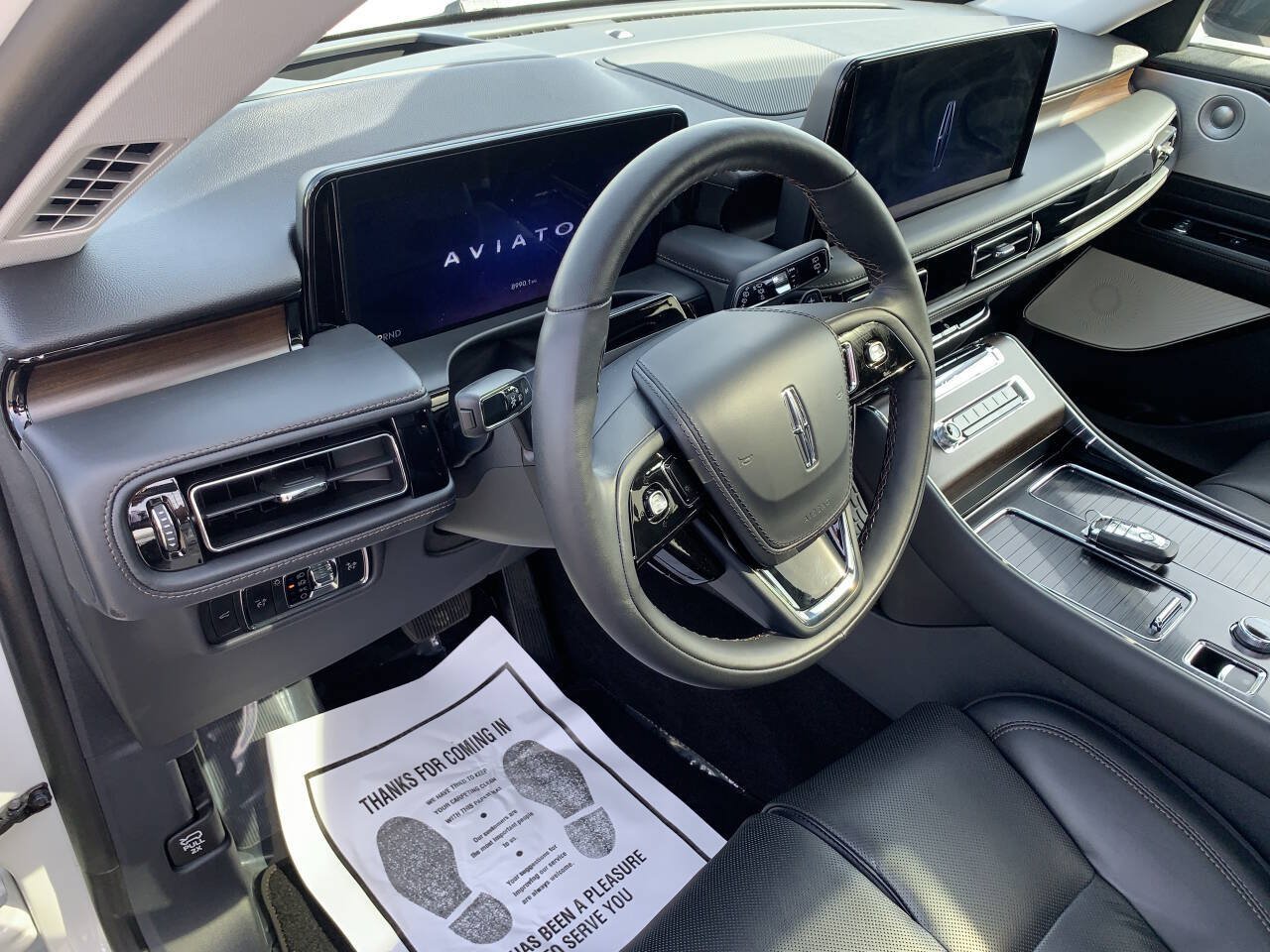 Used 2025 Lincoln Aviator Reserve w/ Luxury Package AWD/4WD image 12
