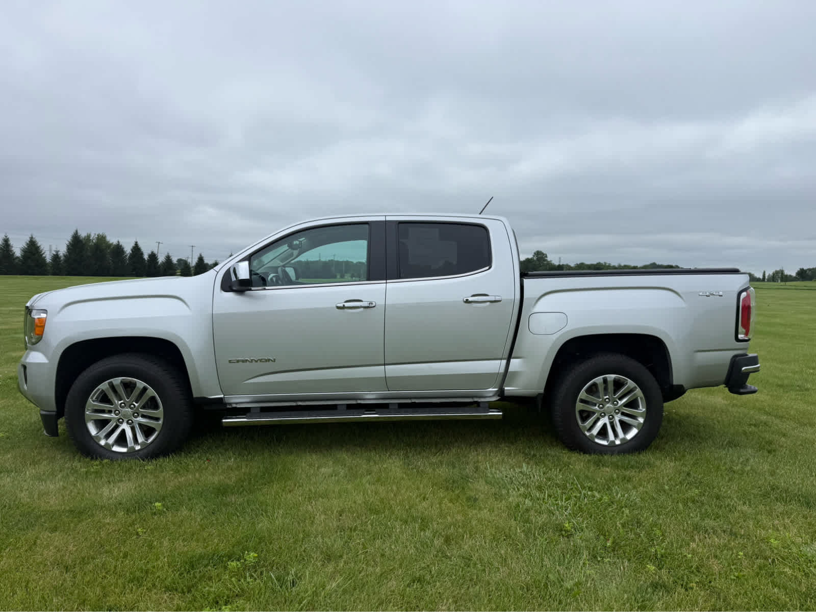 Used 2017 GMC Canyon SLT w/ Driver Alert Package AWD/4WD image 3