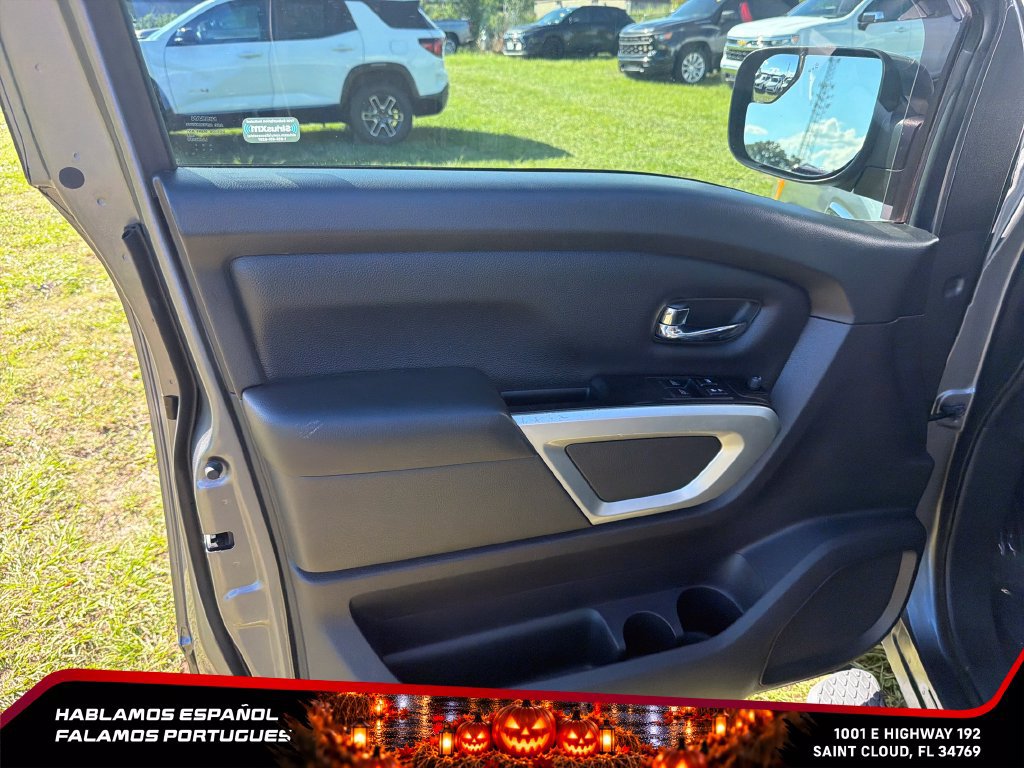 Used 2017 Nissan Titan SV RWD image 12