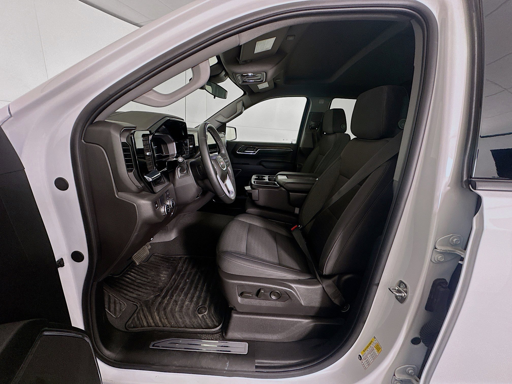 Used 2024 GMC Sierra 1500 Elevation image 13