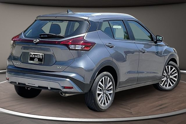 Used 2024 Nissan Kicks SV FWD image 2