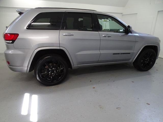 Used 2021 Jeep Grand Cherokee Laredo X image 24