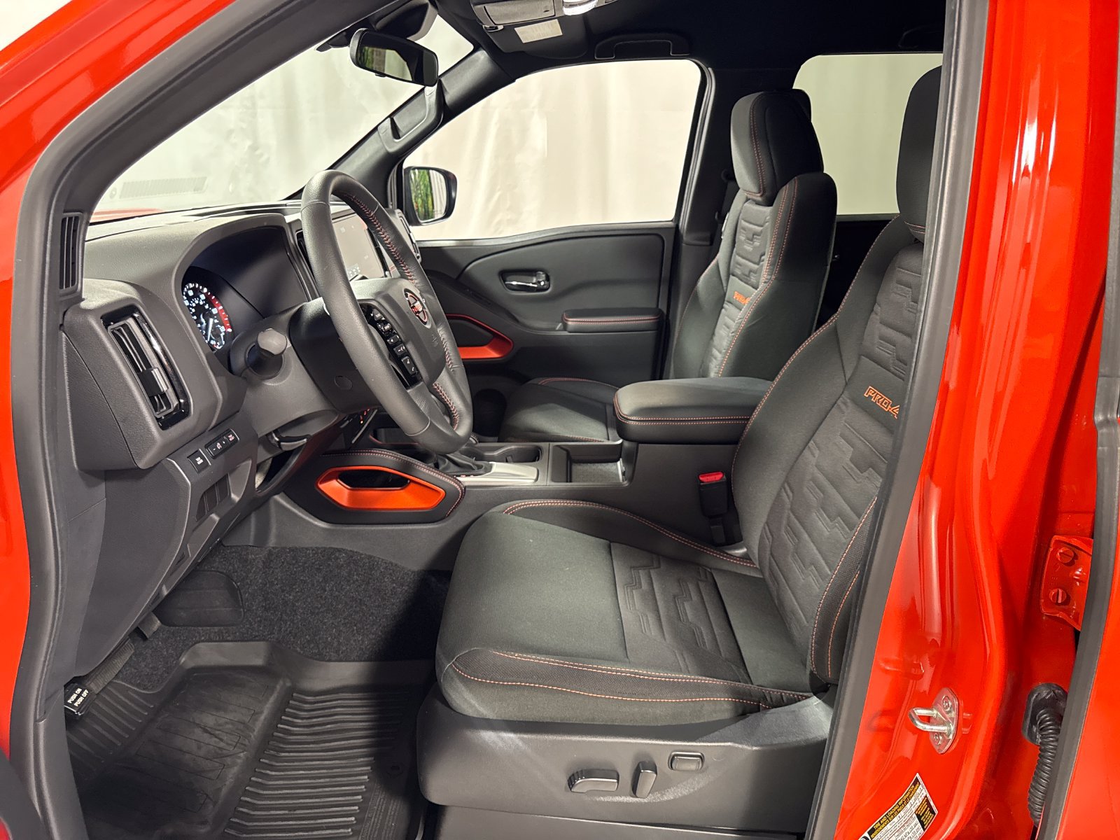 Used 2025 Nissan Frontier PRO-4X w/ Interior Protection Package AWD/4WD image 3