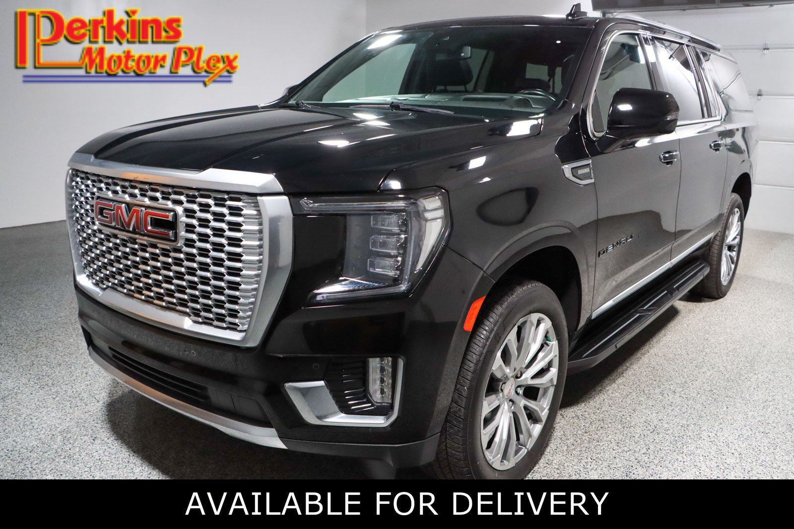Used 2023 GMC Yukon XL Denali AWD/4WD image 1
