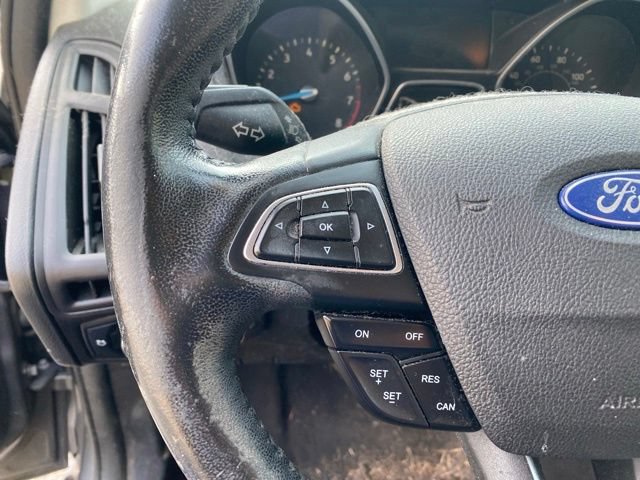 Used 2015 Ford Focus SE w/ SE Cold Weather Package FWD image 18