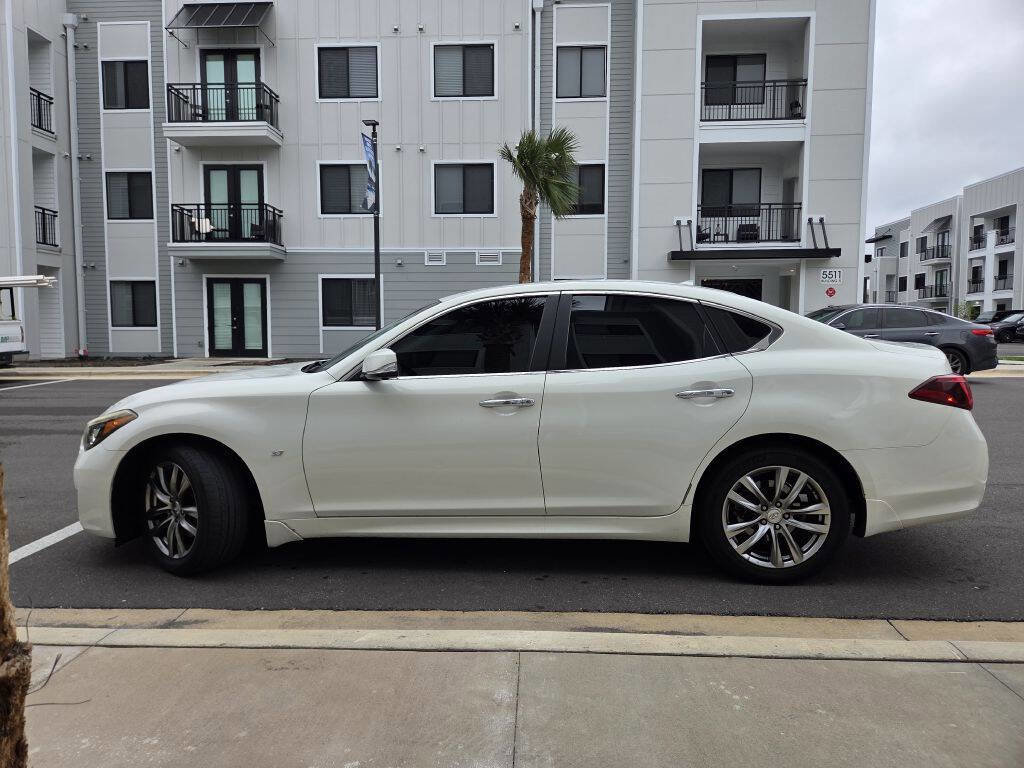 Used 2015 INFINITI Q70 3.7 RWD image 9