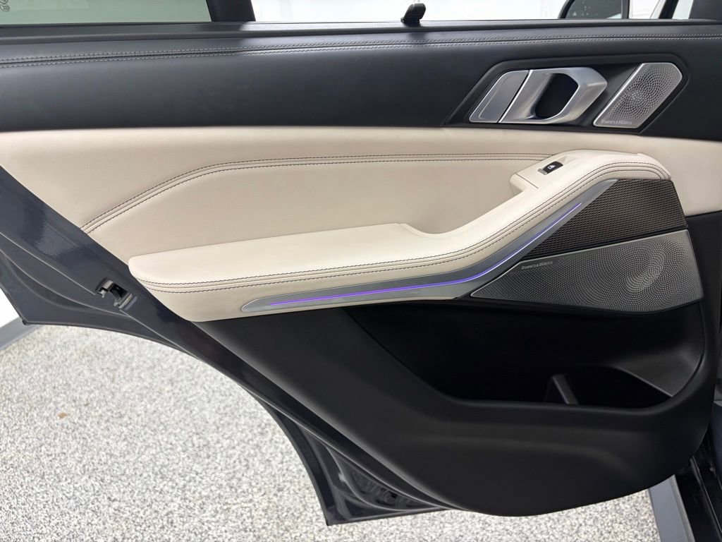 Used 2022 BMW X5 M50i w/ Executive Package image 33