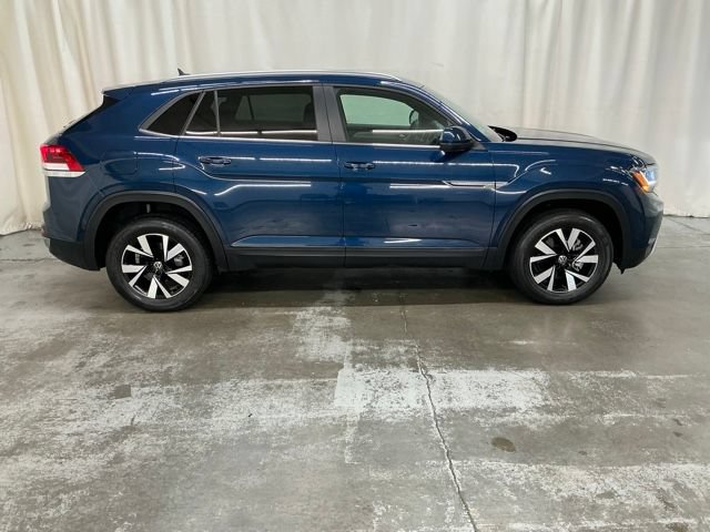 Used 2021 Volkswagen Atlas Cross Sport SE FWD image 2