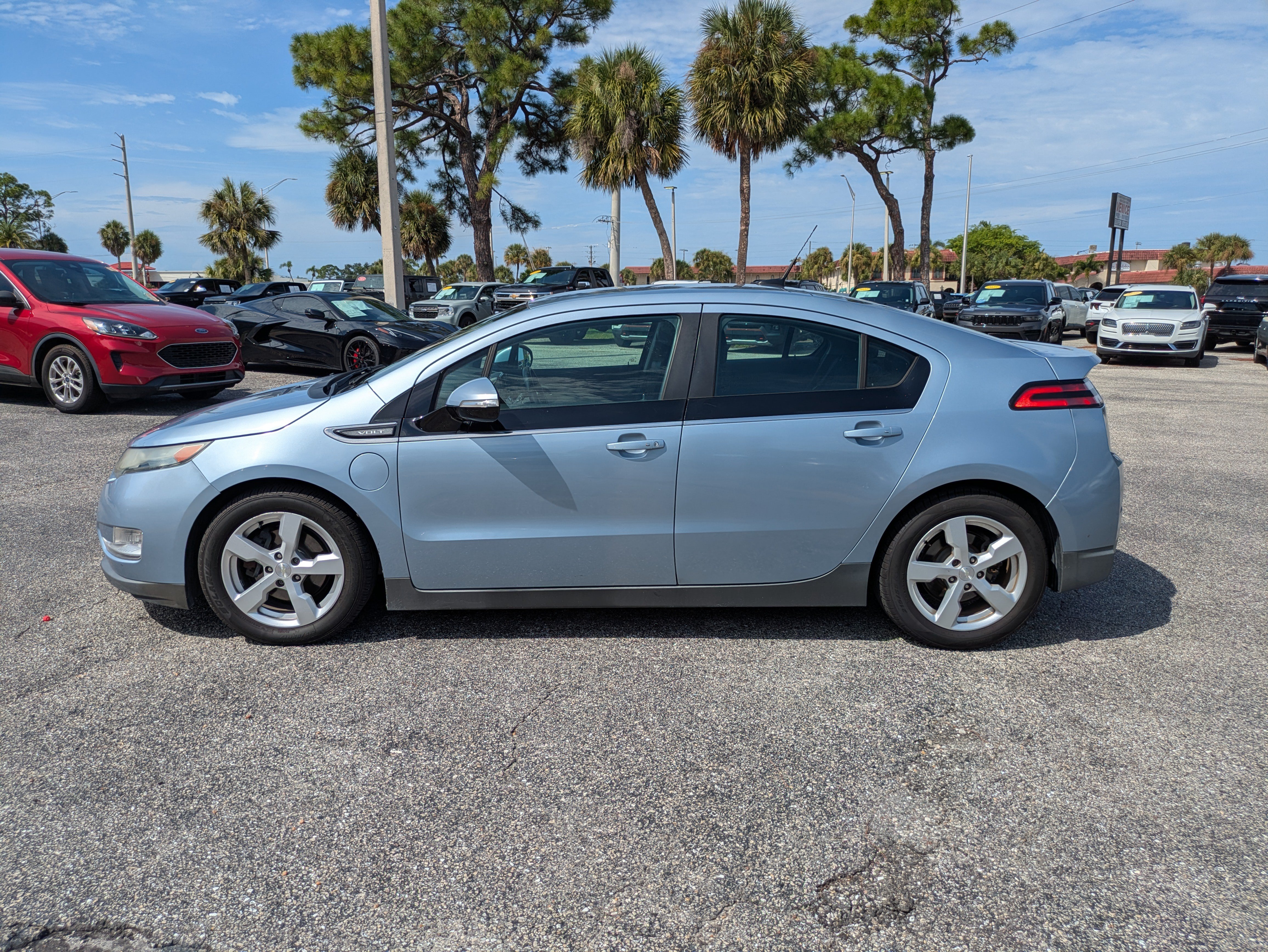 Used 2014 Chevrolet Volt FWD image 7
