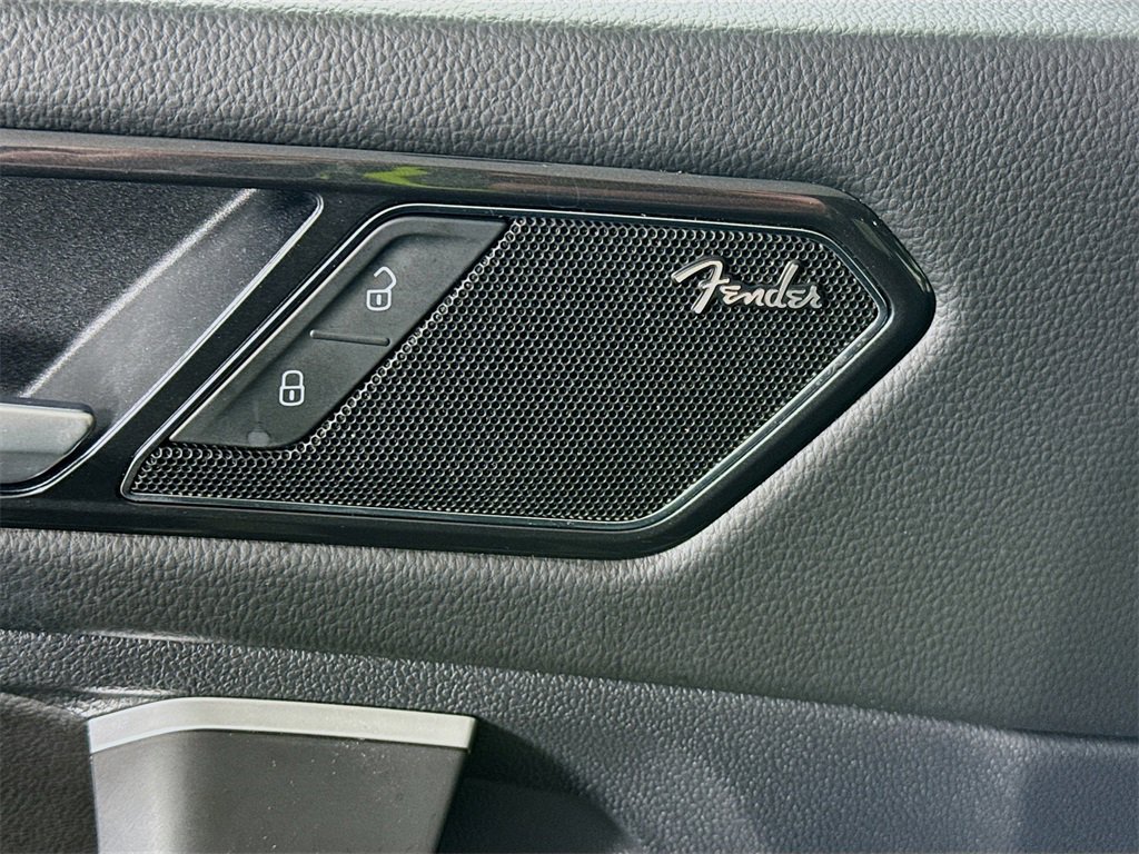 Used 2024 Volkswagen Tiguan SEL R-Line image 12