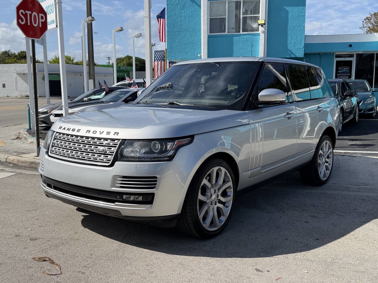 Used 2014 Land Rover Range Rover Supercharged AWD/4WD image 2