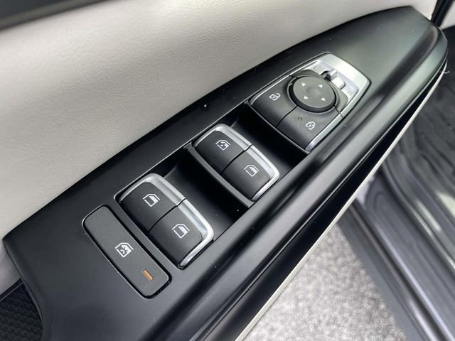 Used 2024 Kia Carnival LX image 19